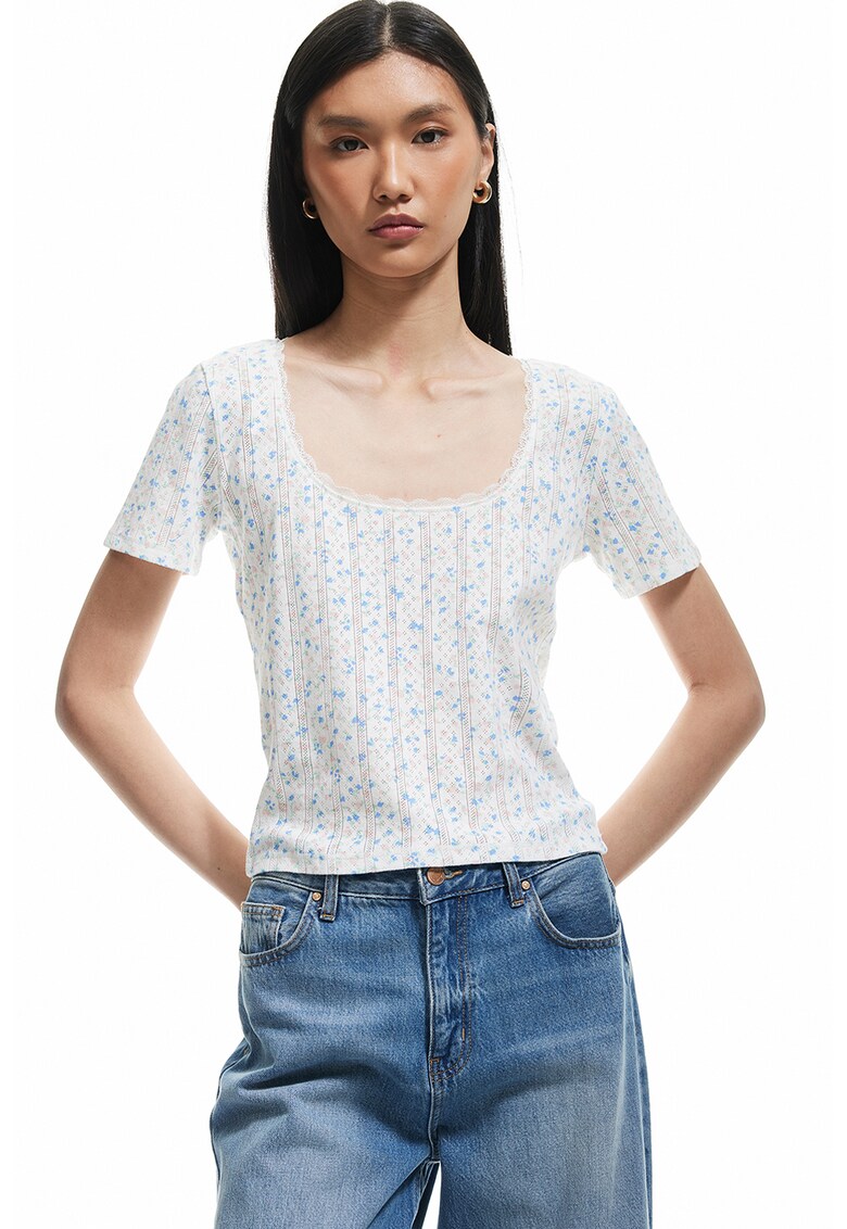 Tricou cu model si decolteu patrat - Albastru lavanda/Roz pastel/Alb optic