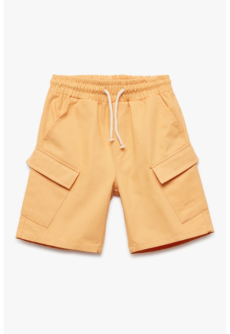 Pantaloni scurti cu buzunare aplicate