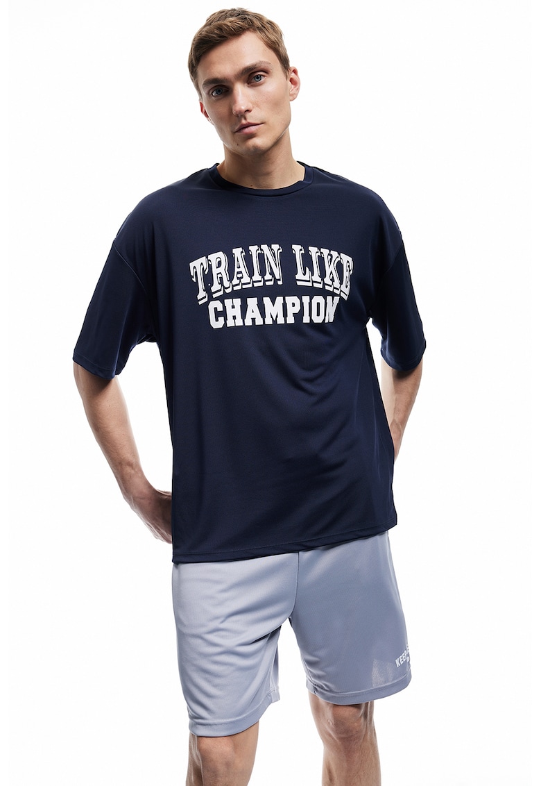 Tricou cu text si maneci cazute