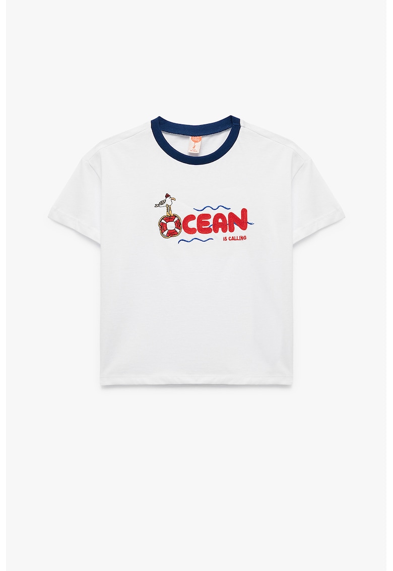 Tricou cu decolteu la baza gatului si detalii brodate