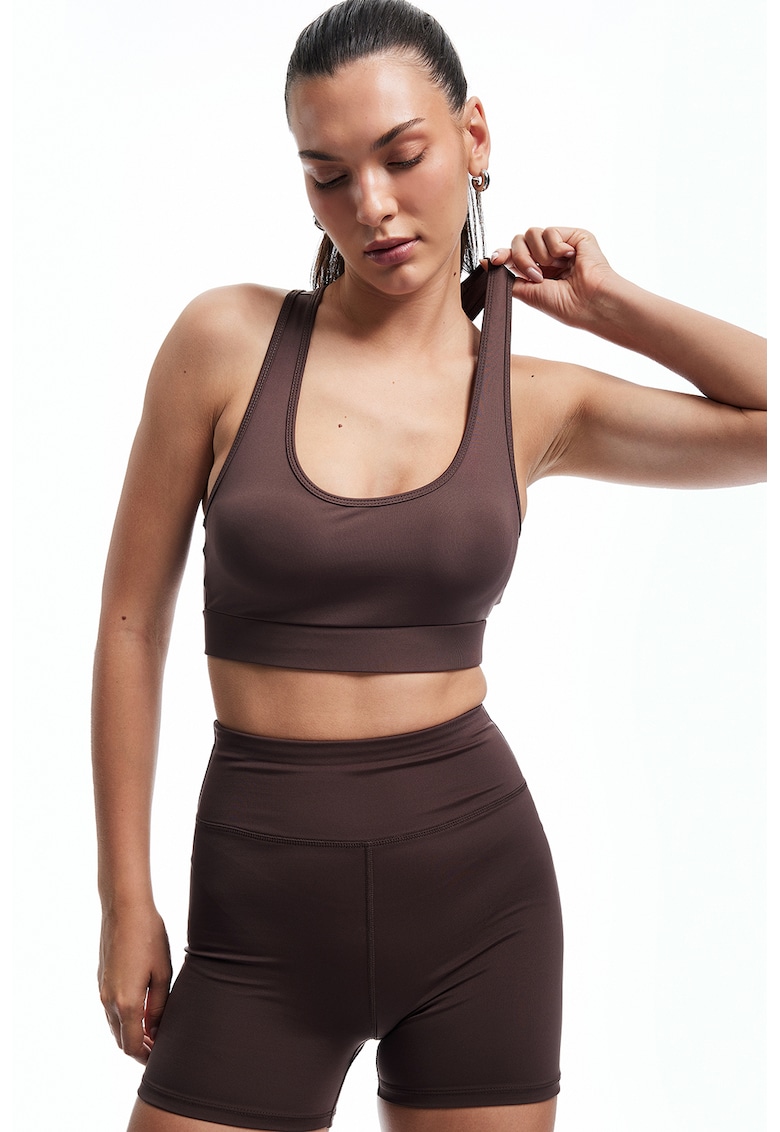 Bustiera cu spate decupat