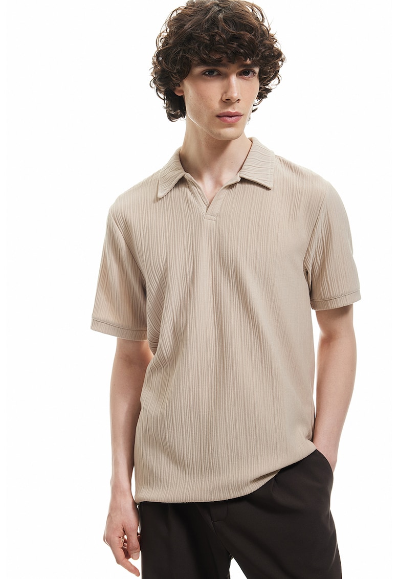 Tricou regular fit cu guler polo si aspect texturat