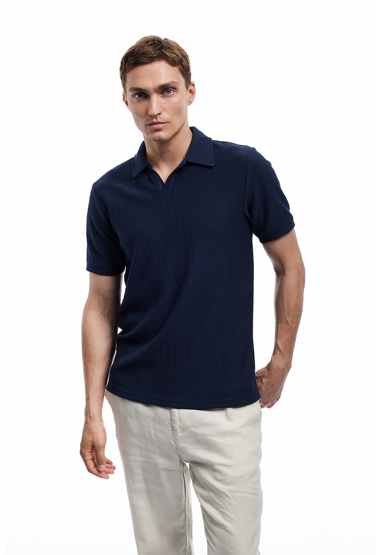 Tricou regular fit cu guler polo si aspect texturat