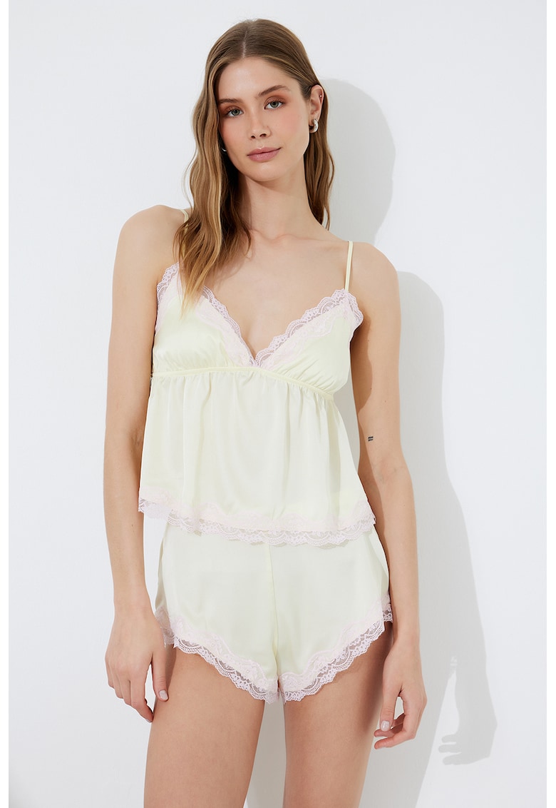 Top de pijama cu aspect satinat si captuseala din dantela