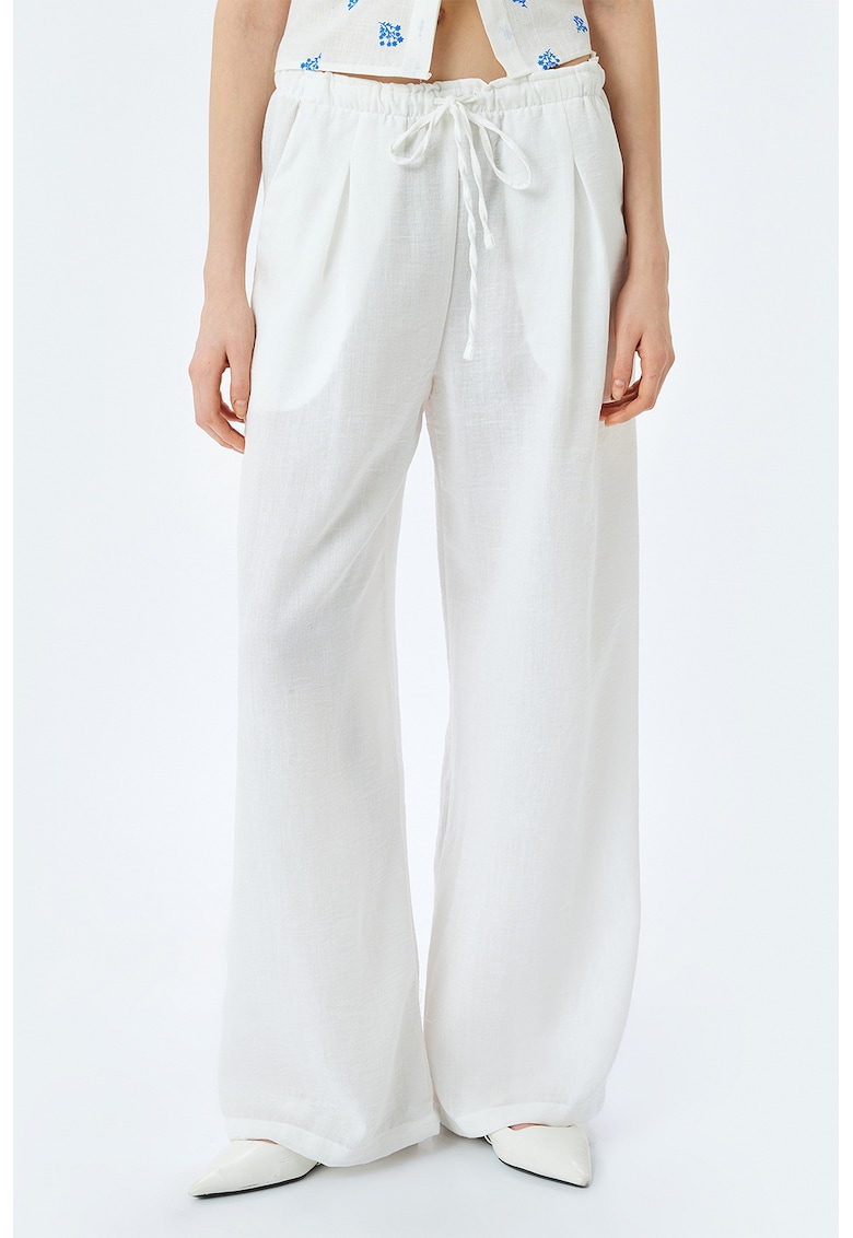Pantaloni cu croiala ampla si snururi - Alb