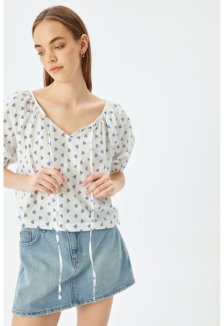 Bluza vaporoasa cu imprimeu si snururi