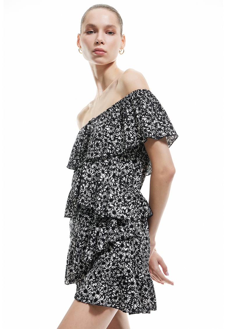 Salopeta scurta cu volane si model