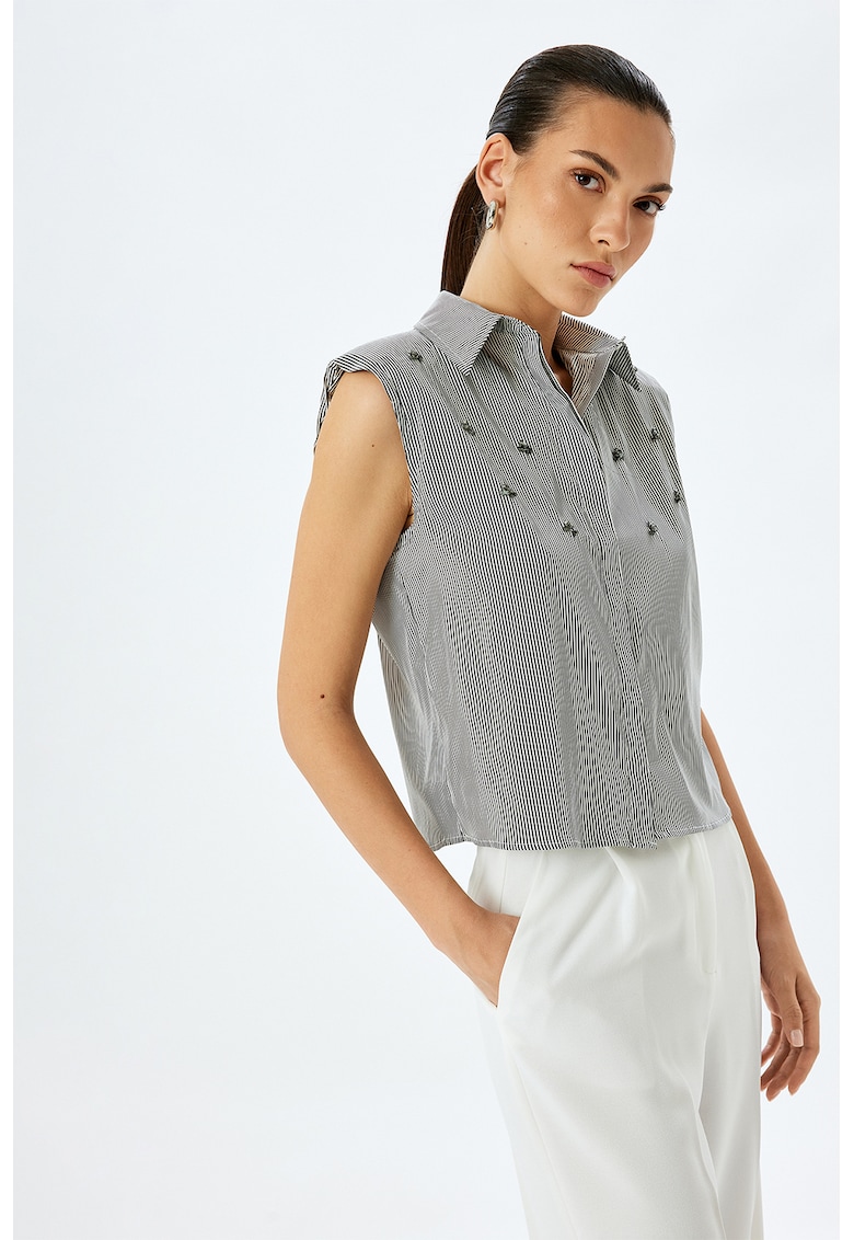 Camasa cu dungi si margele