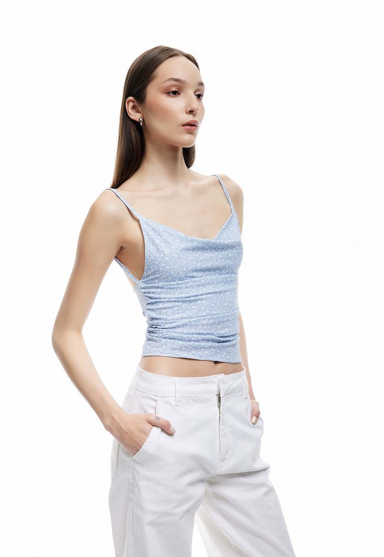 Top crop cu fronseuri si model floral