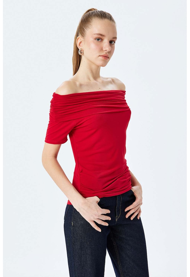 Bluza cu decolteu pe umeri si maneci scurte