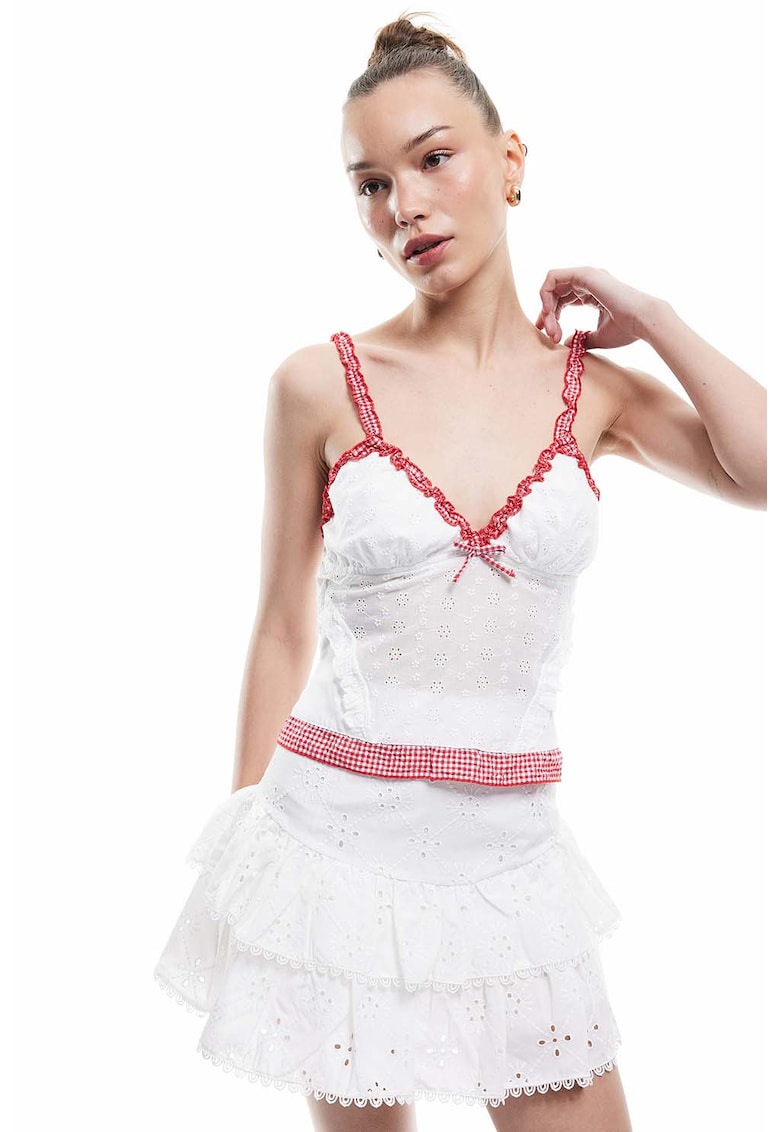 Top cu terminatii contrastante