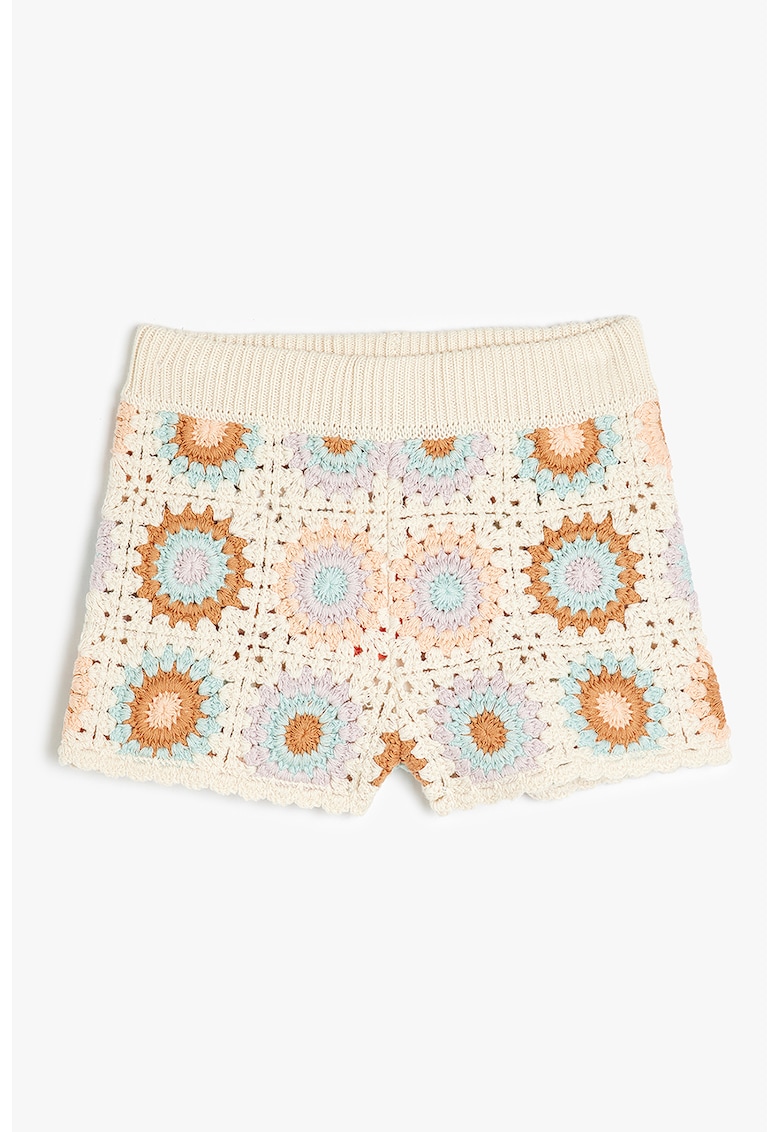 Pantaloni scurti crosetati cu talie striata