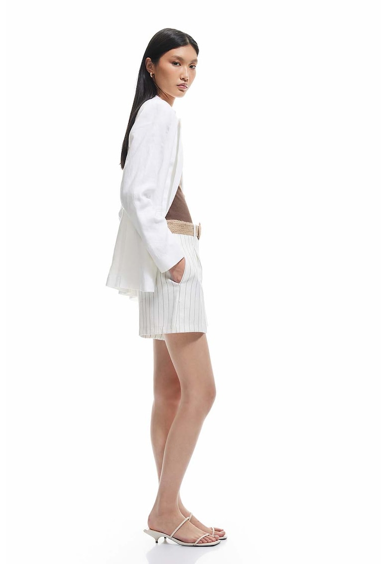 Pantaloni scurti cu talie inalta - Alb