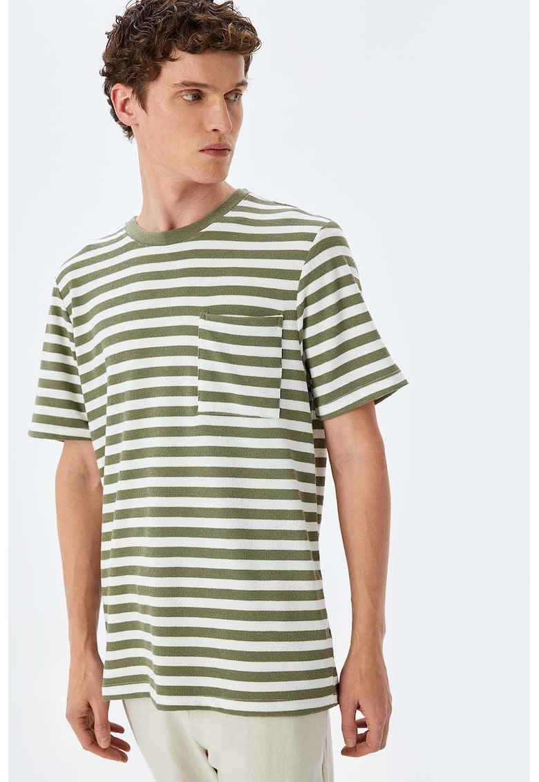 Tricou cu decolteu rotund si dungi