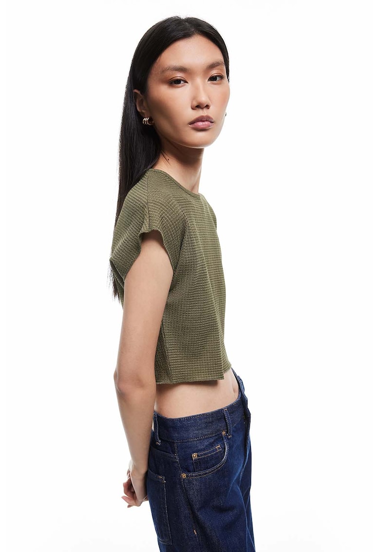 Tricou crop cu model texturat Tricou crop cu model texturat