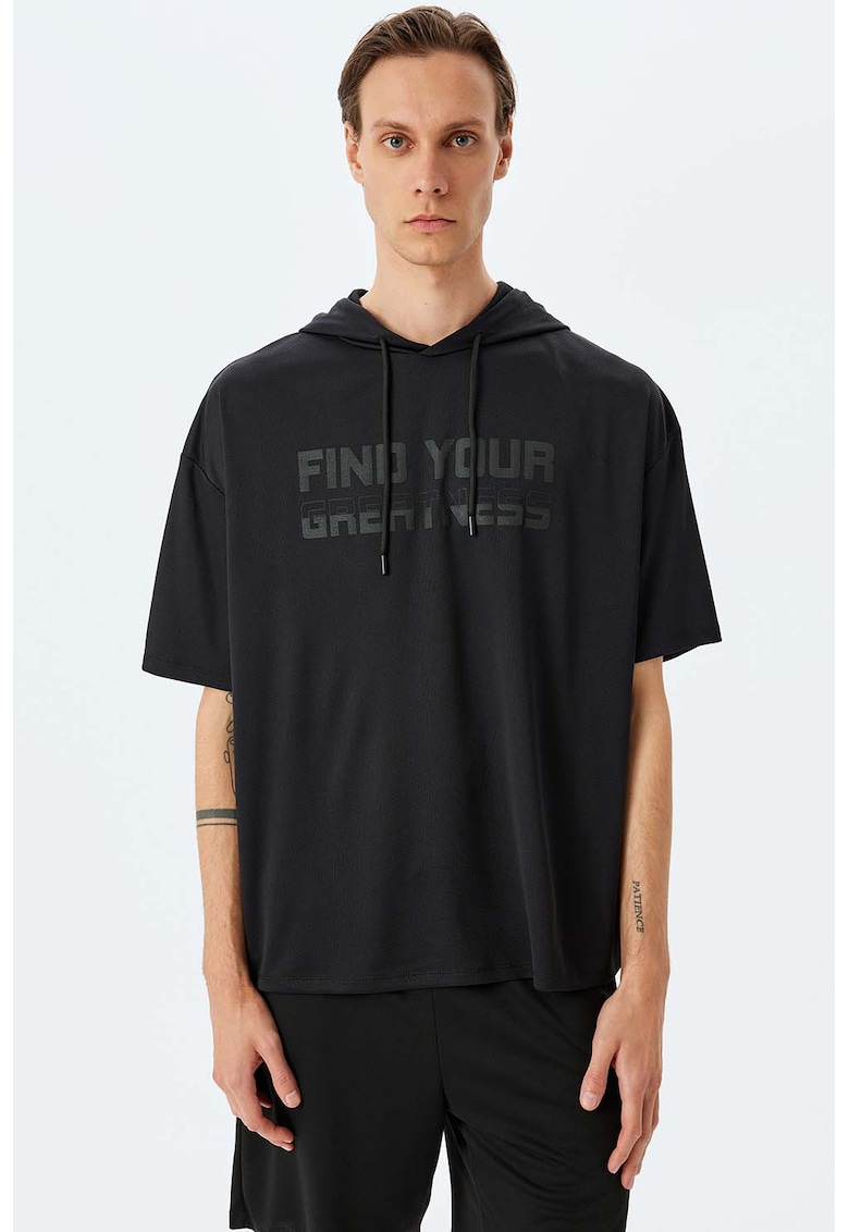 Tricou cu gluga Tricou cu gluga