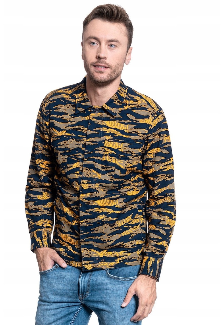 Camasa Barbati - Fit Sezonier - Croi: Regular Fit - Inchidere: Nasturi - Compozitie Material: 100% Bumbac - Numar De Buzunare: 4 - Multicolor - 1 Bucata