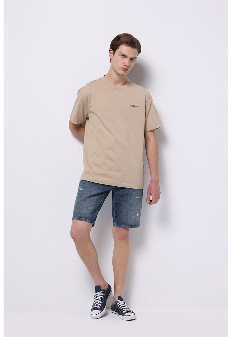 Bermude cu aspect deteriorat