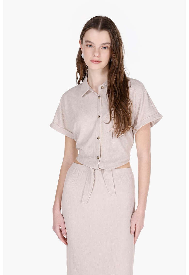 Camasa cu snururi la terminatie Camasa cu snururi la terminatie