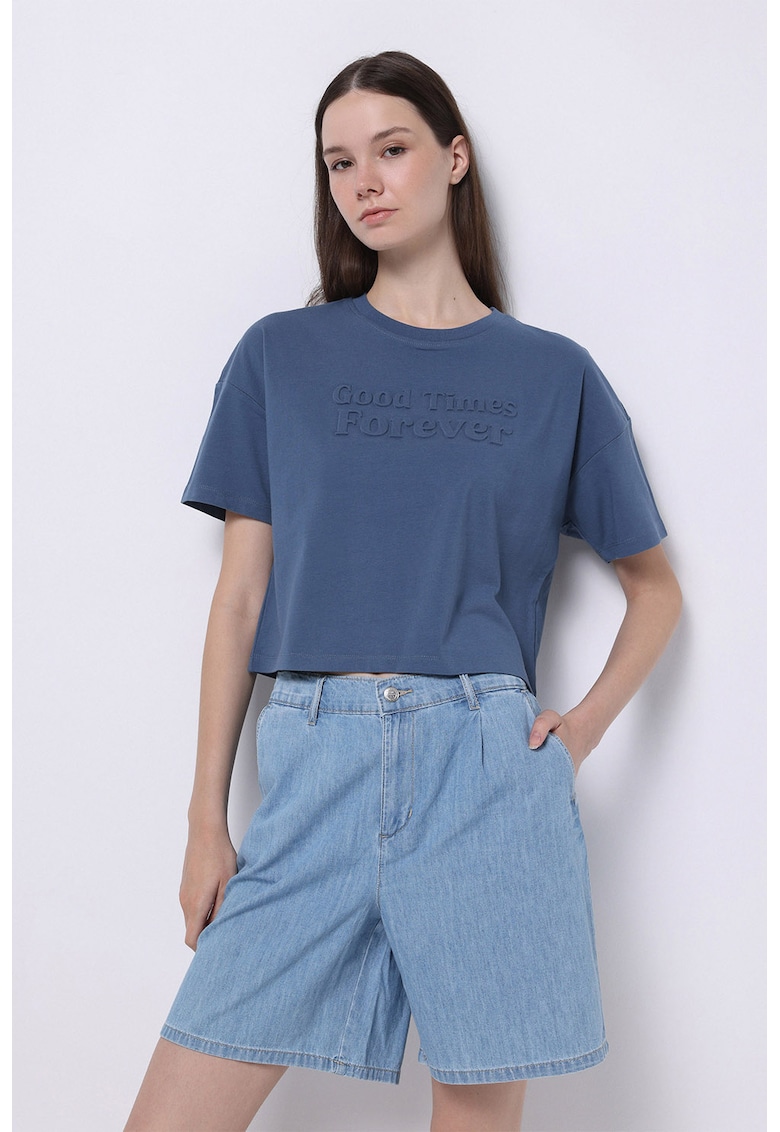 Tricou lejer cu imprimeu text in relief Tricou lejer cu imprimeu text in relief