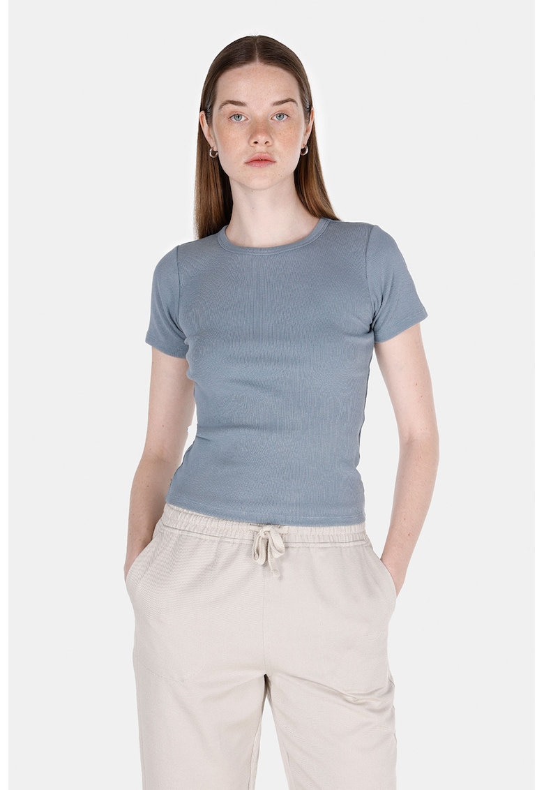 Tricou slim fit cu decolteu la baza gatului - Albastru prafuit