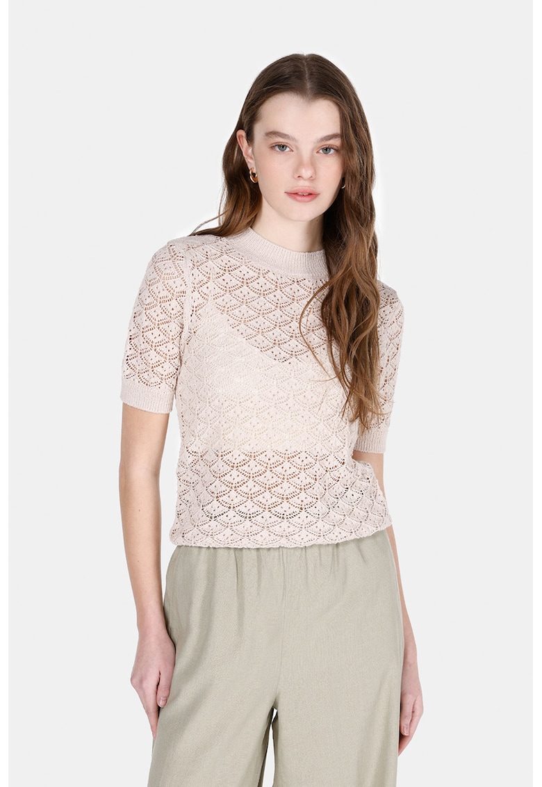 Tricou tricotat cu perforatii