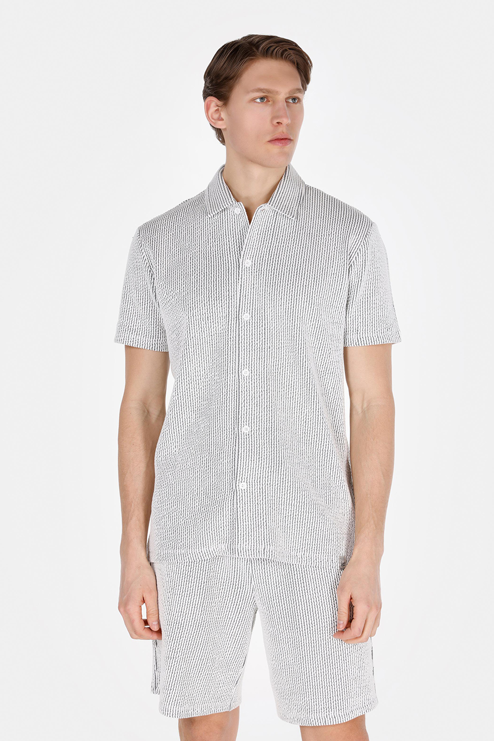 Camasa cu maneci scurte si aspect texturat - Alb fildes/Negru