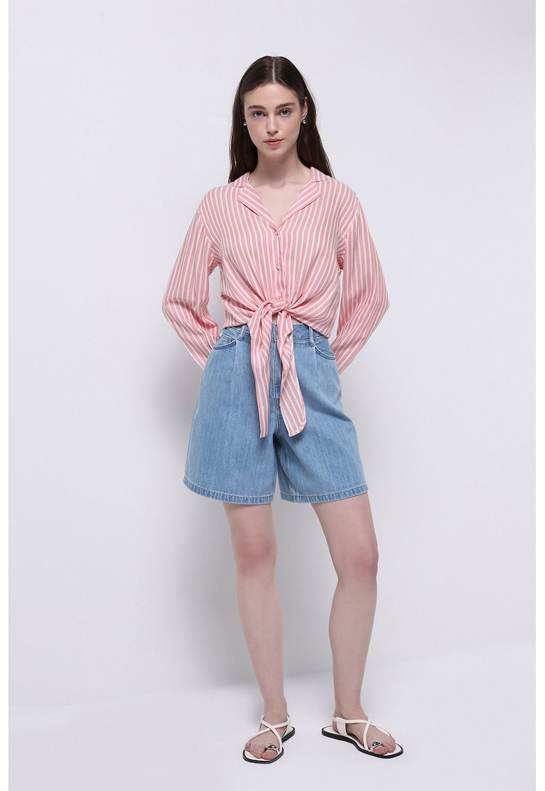 Blugi scurti cu croiala ampla