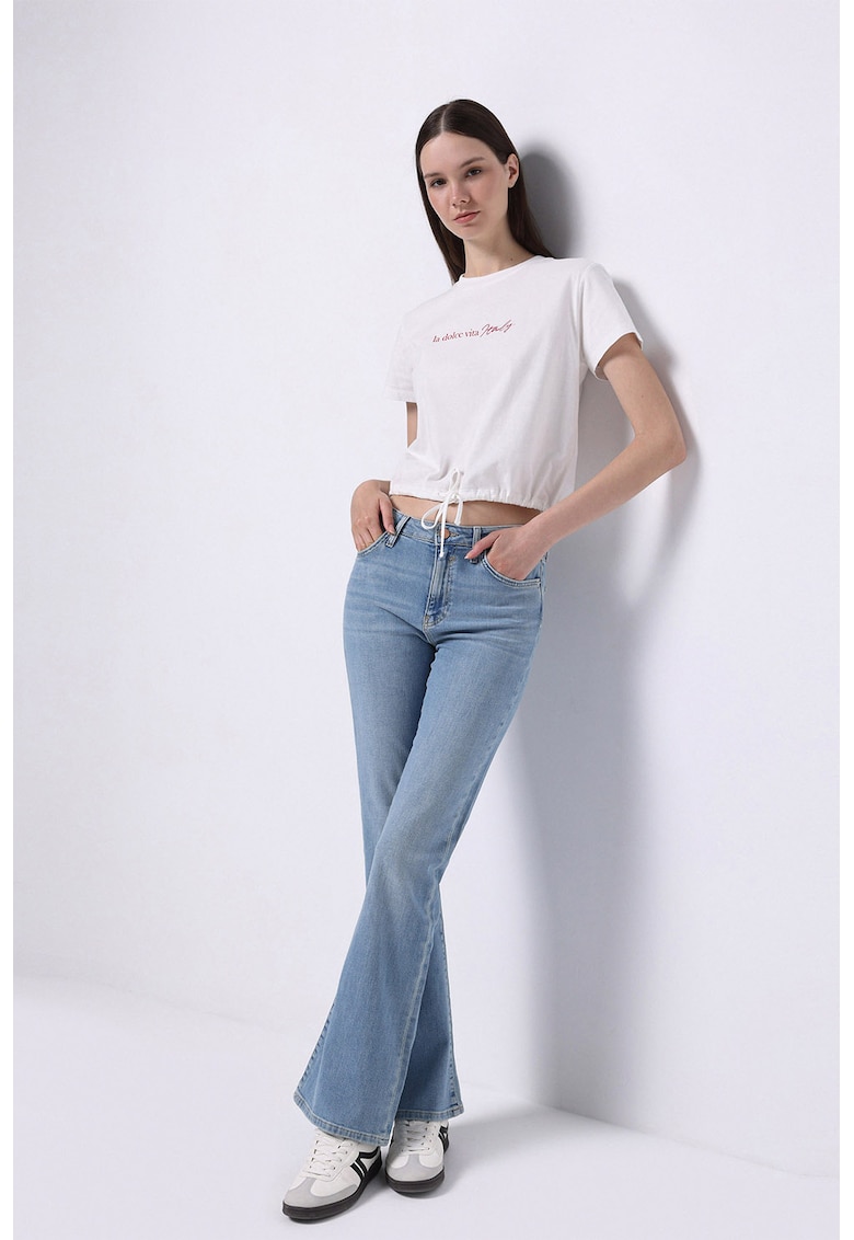 Blugi evazati cu talie medie