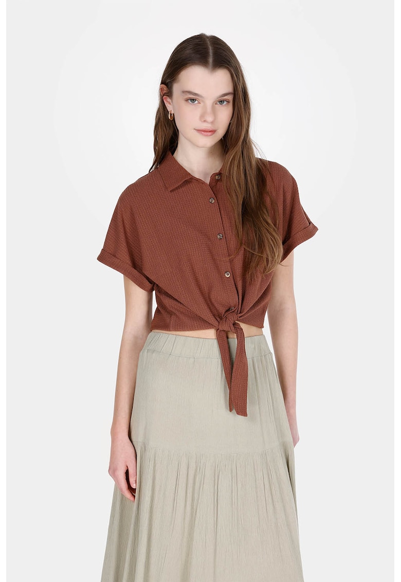 Camasa cu snururi la terminatie