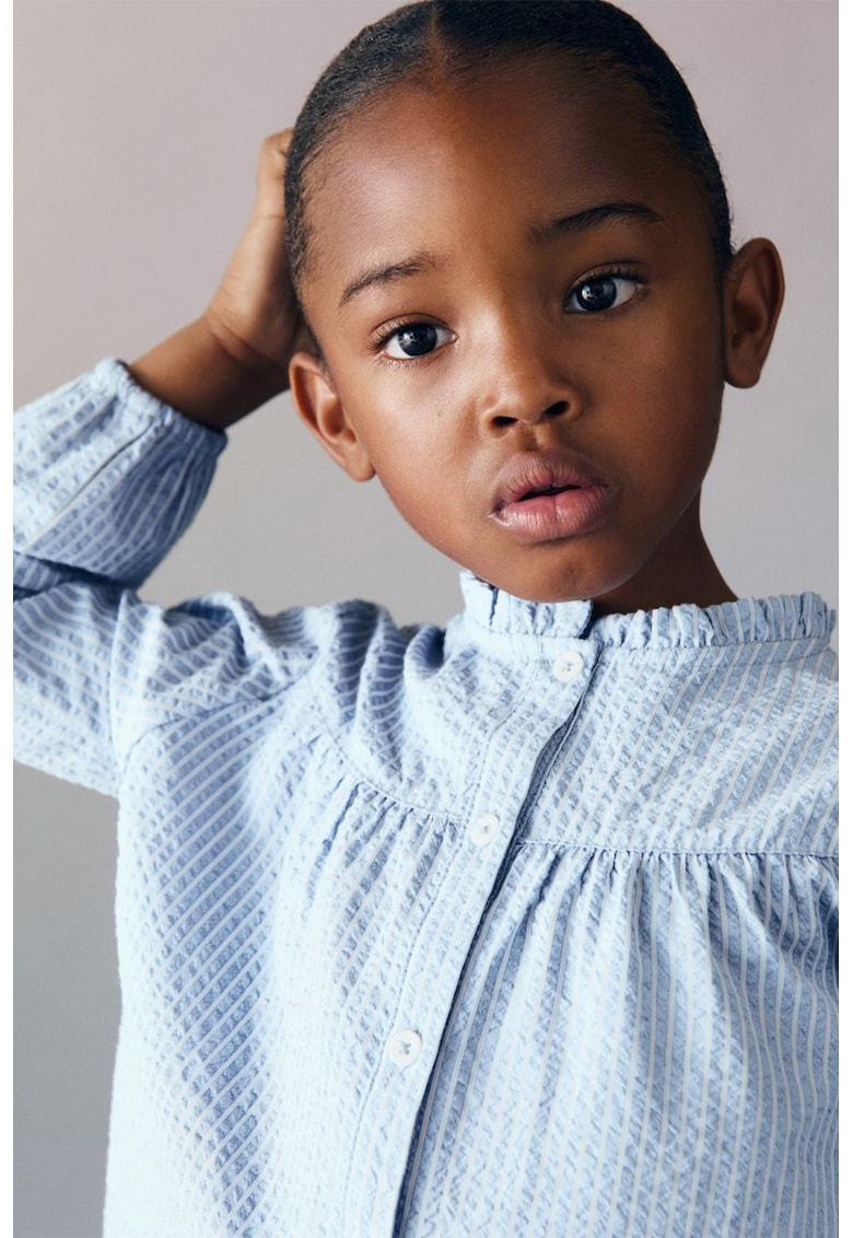 Camasa texturata in dungi cu guler cu volane