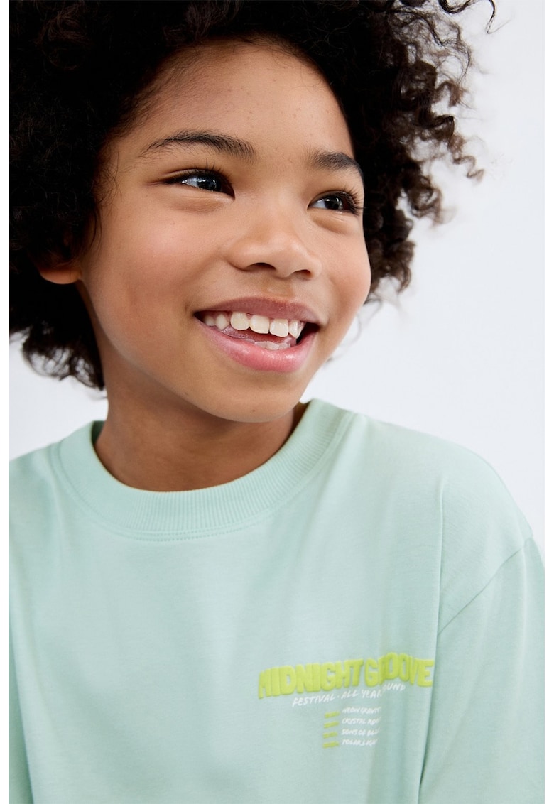 Tricou lejer cu imprimeu text pe partea din spate