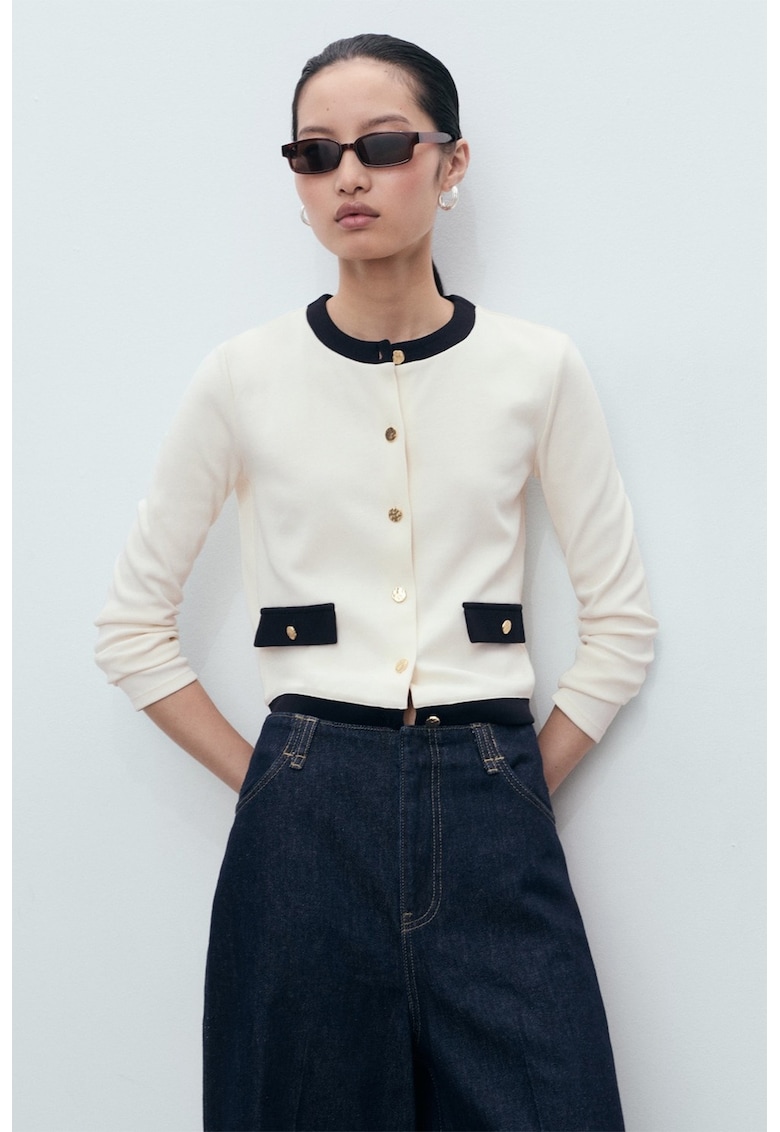 Cardigan cu detalii contrastante