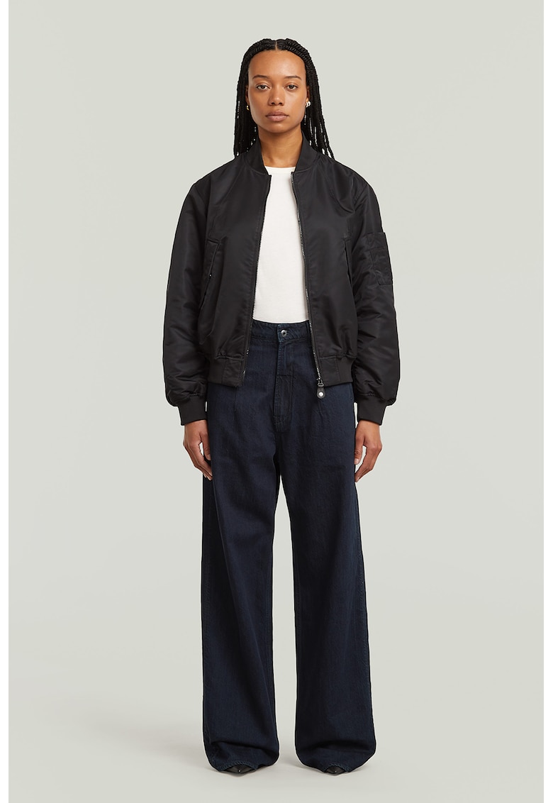 Blugi cu croiala ampla si talie inalta