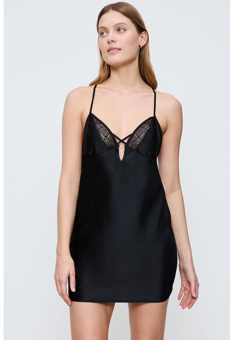 Neglijeu cu aspect satinat - decolteu in V si insertii din dantela