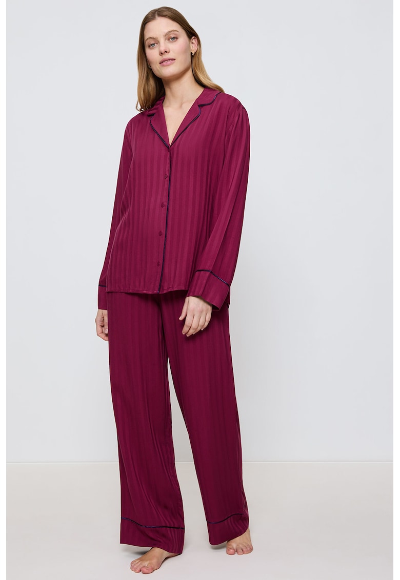 Pijama lunga si lejera cu revere decupate