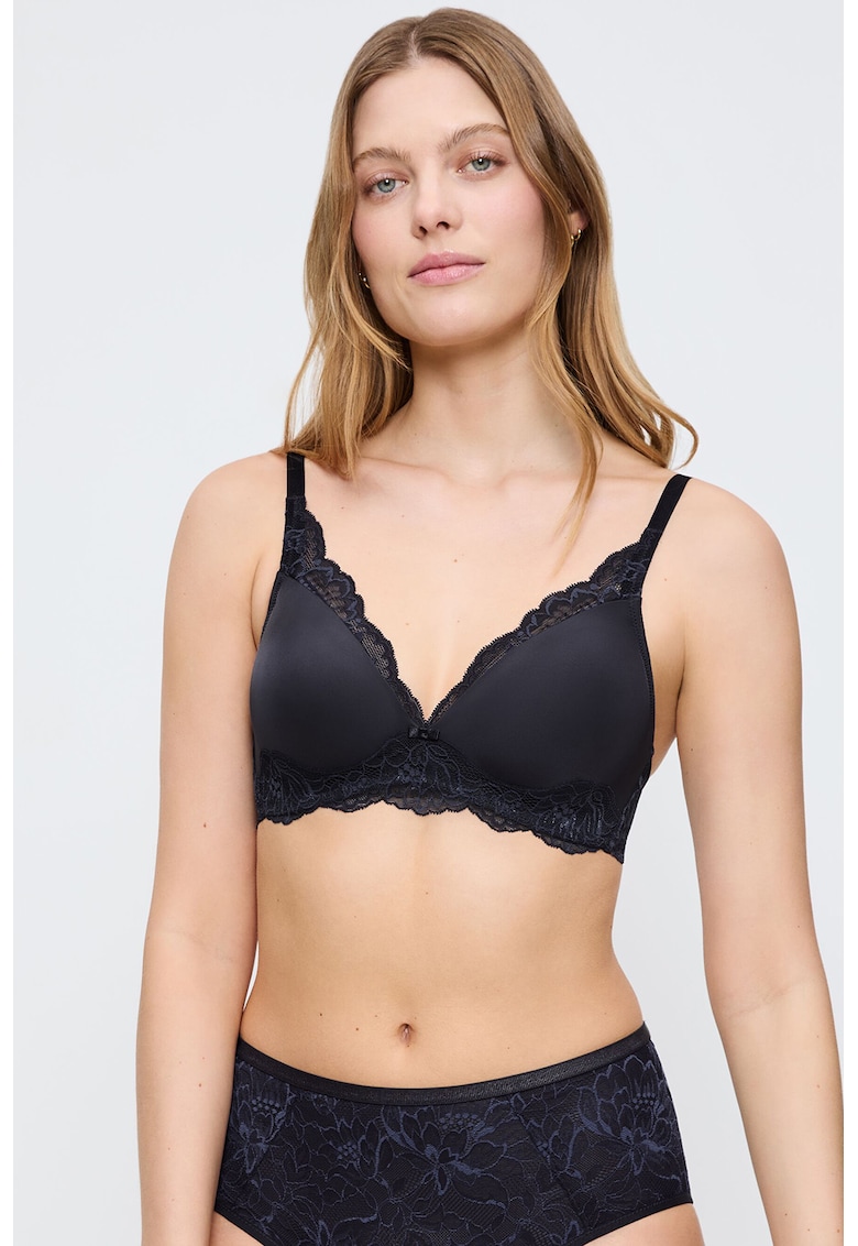 Sutien cu burete si detalii din dantela