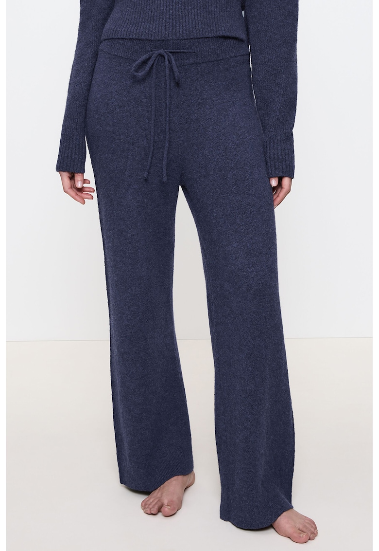 Pantaloni de pijama tricotati fin cu snur de ajustare in talie Pantaloni de pijama tricotati fin cu snur de ajustare in talie