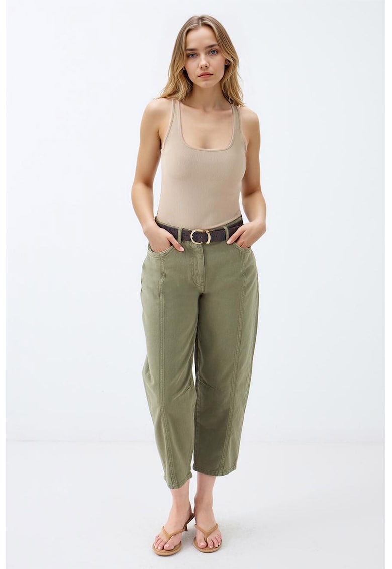 Pantaloni crop cu talie inalta