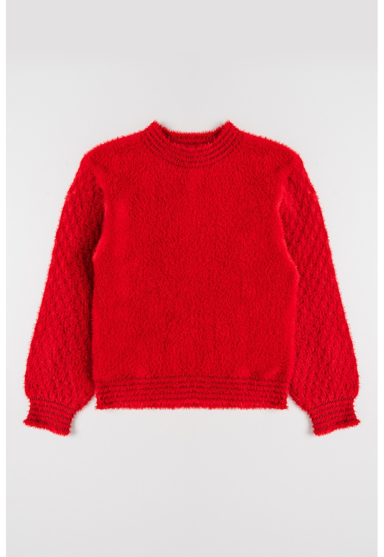 Pulover pufos cu decolteu la baza gatului