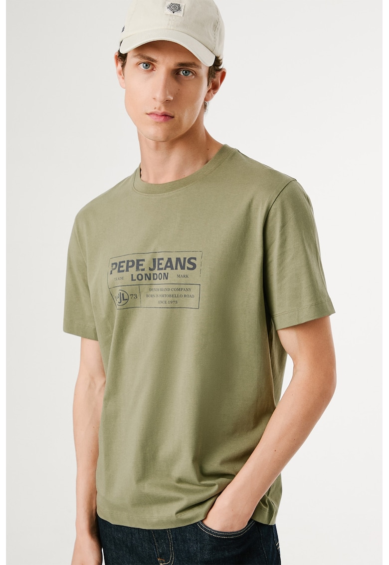 Tricou cu decolteu la baza gatului si imprimeu logo