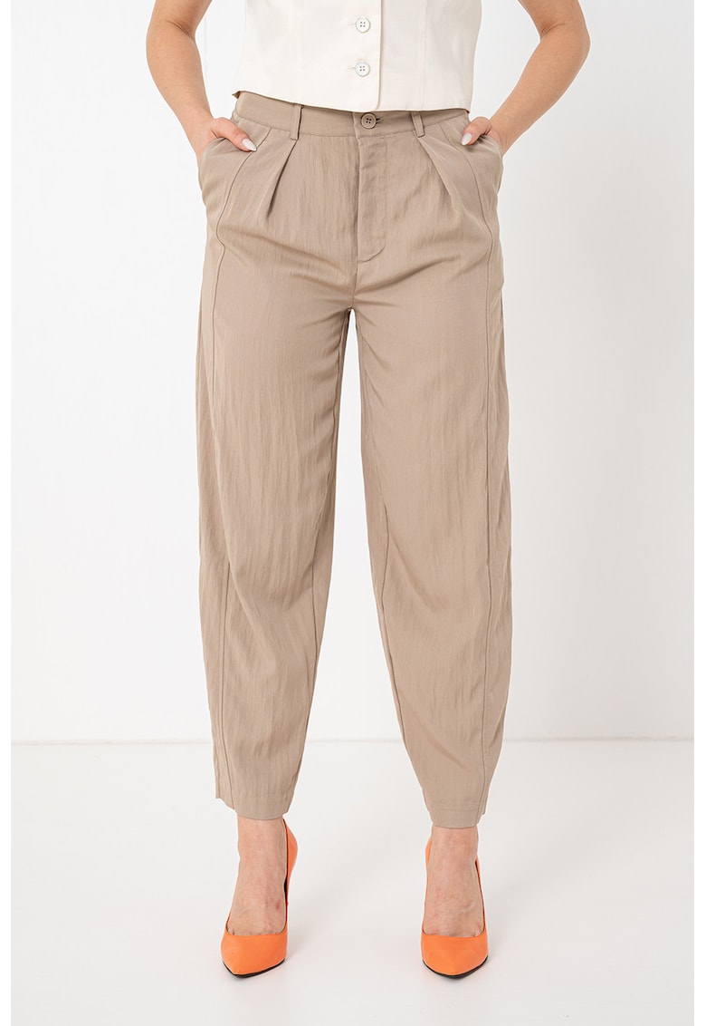 Pantaloni crop conici