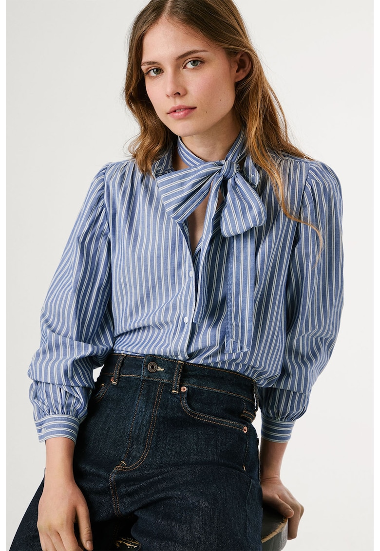 Camasa cu model in dungi si guler cu funda din panglici