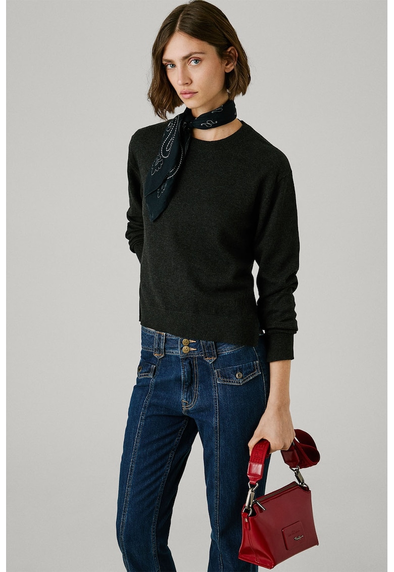 Pulover cu slituri laterale