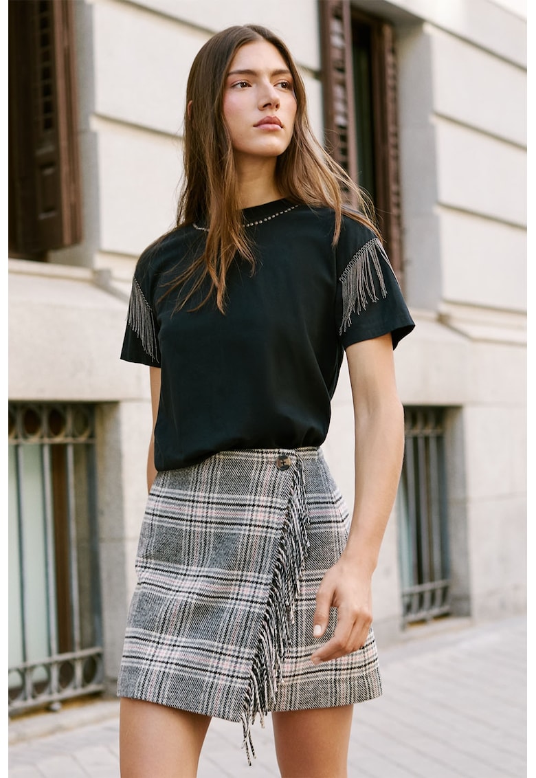 Fusta cu croiala petrecuta si model in carouri