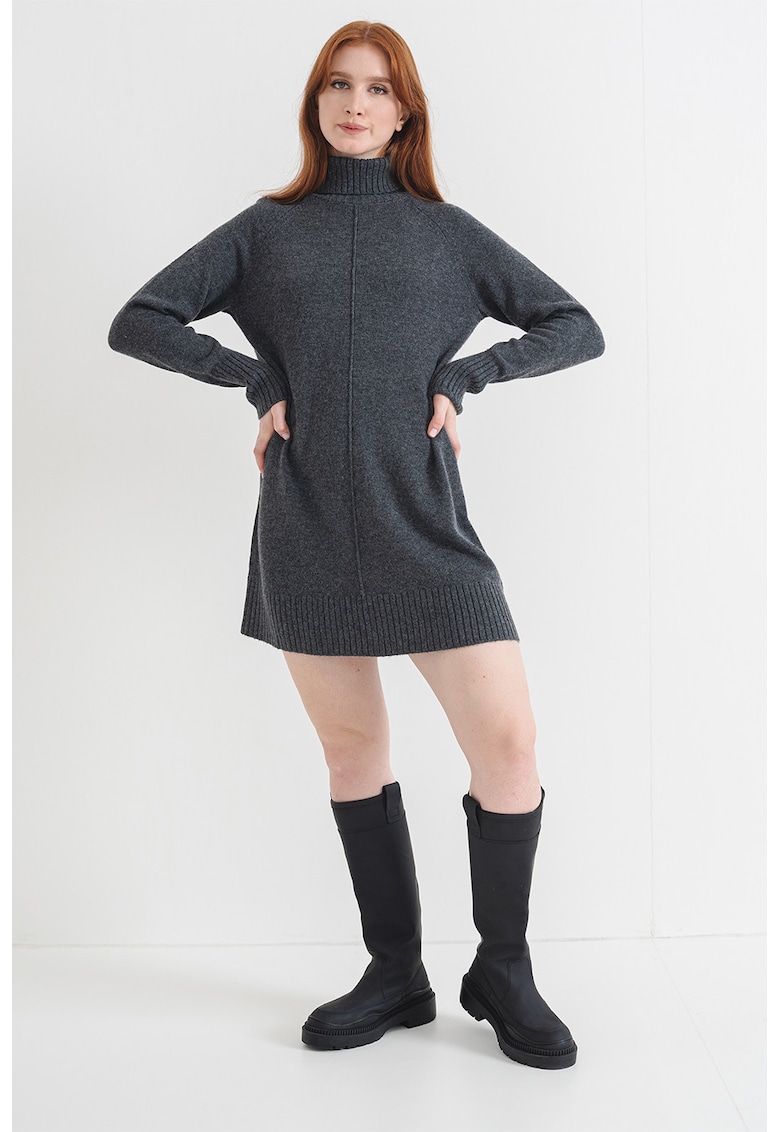 Rochie lejera cu guler inalt Rochie lejera cu guler inalt