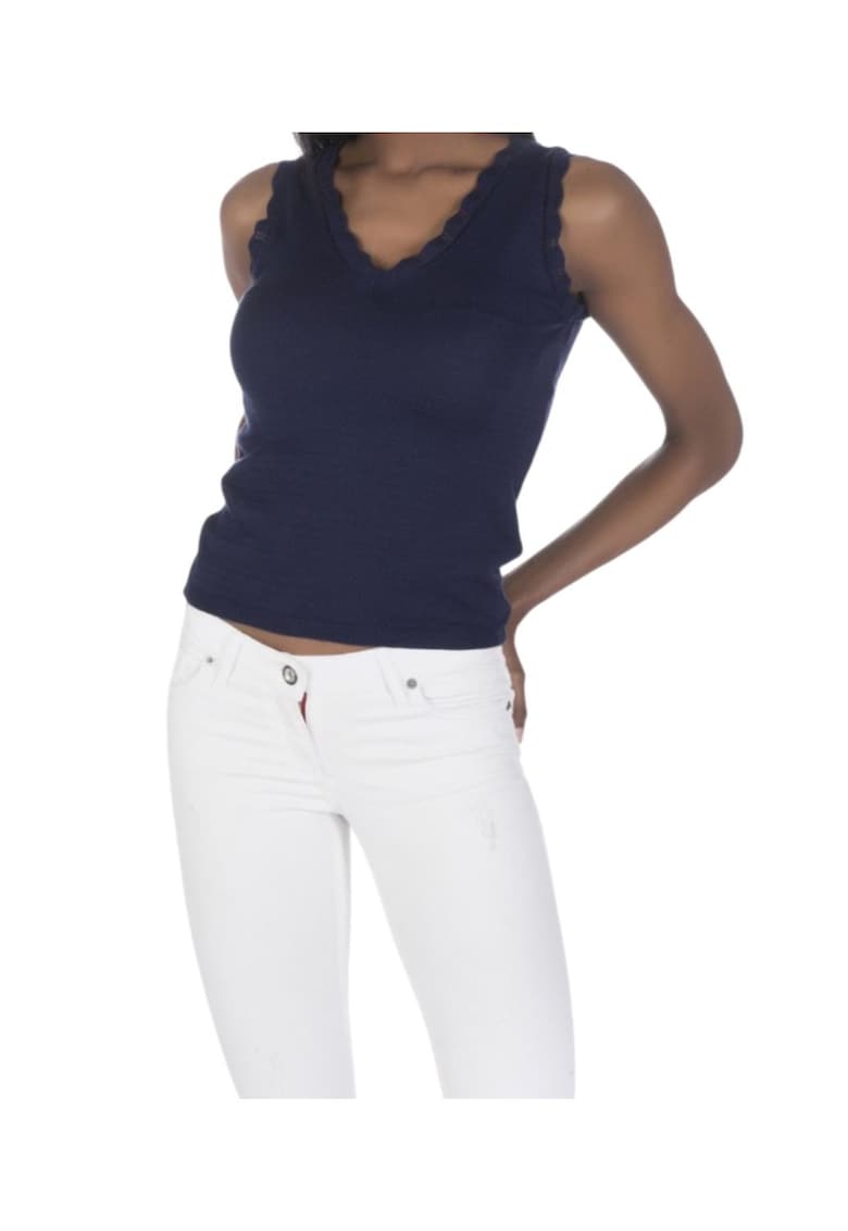 Top cu decolteu in V -