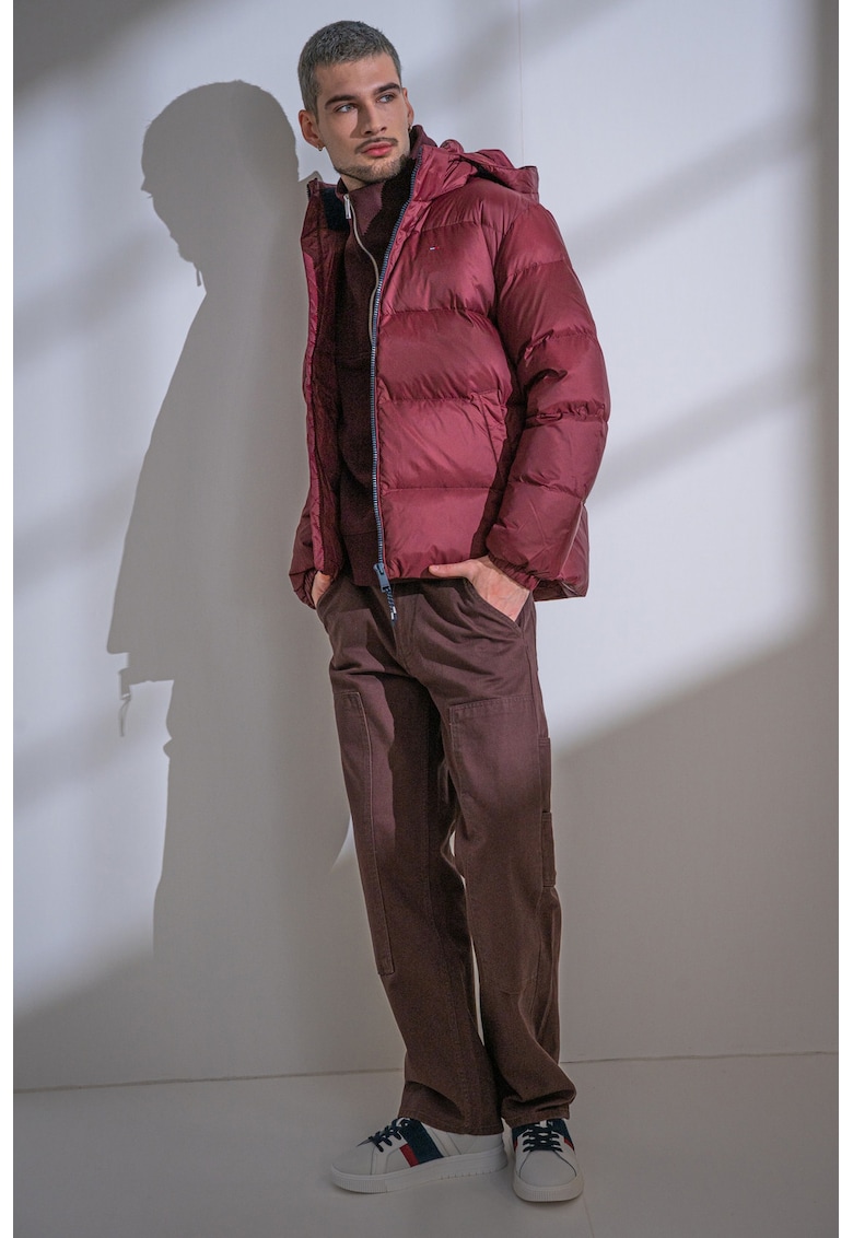 Geaca cu umplutura de puf si gluga