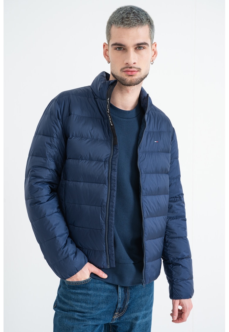 Jacheta usoara cu umplutura de puf si detaliu cu logo discret