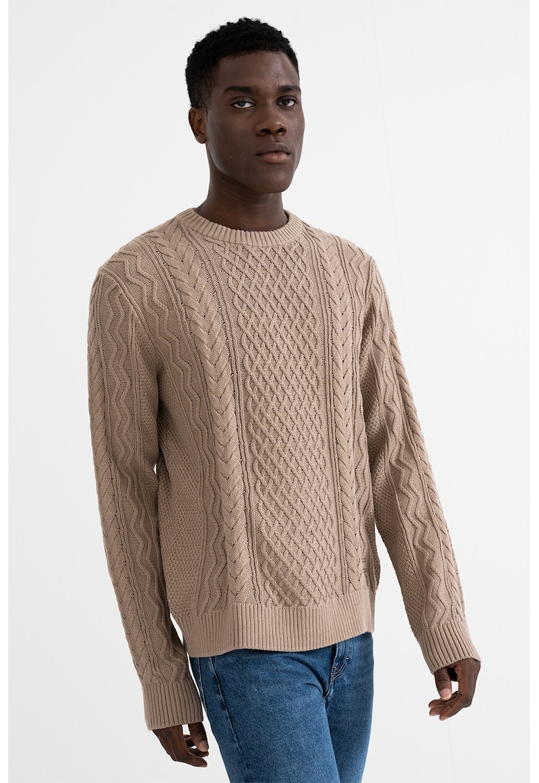 Pulover cu decolteu la baza gatului si model torsade - Maro camel